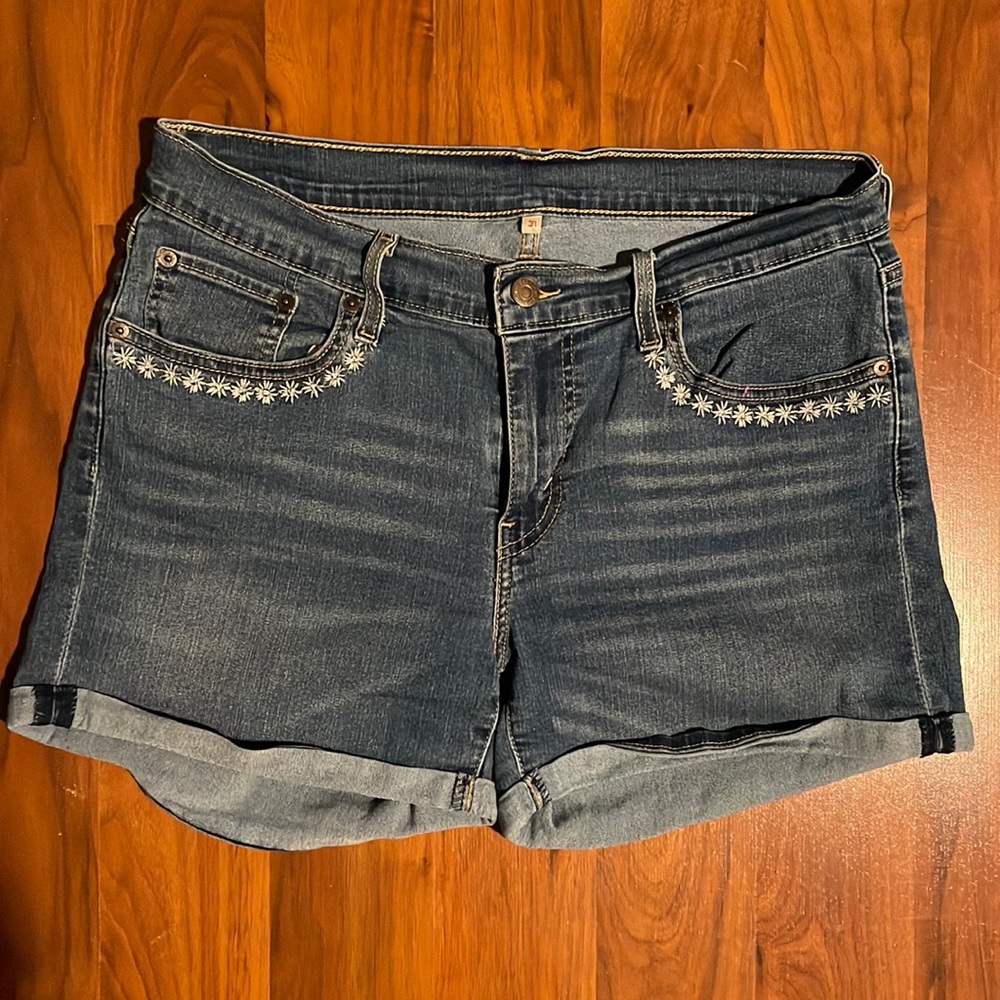 Levi’s mid rise jean shorts